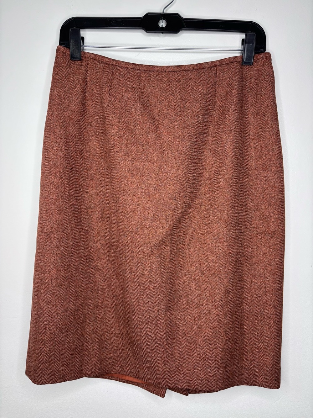 Le Suit 2 Piece Skirt Suit - Picture 9 of 12